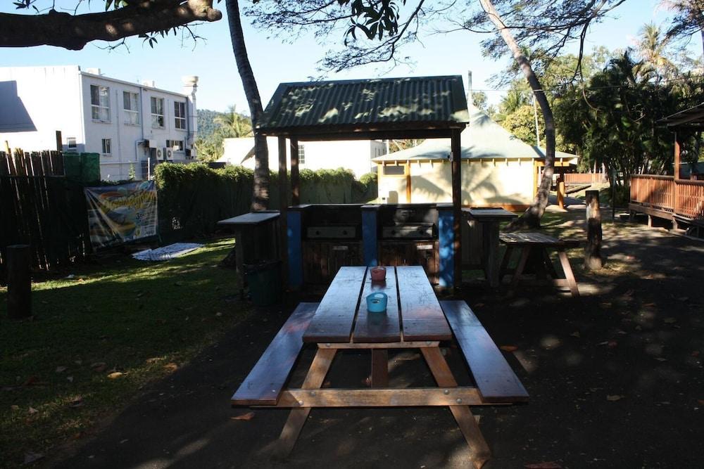 Nomads Airlie Beach (Adults Only) Eksteriør bilde